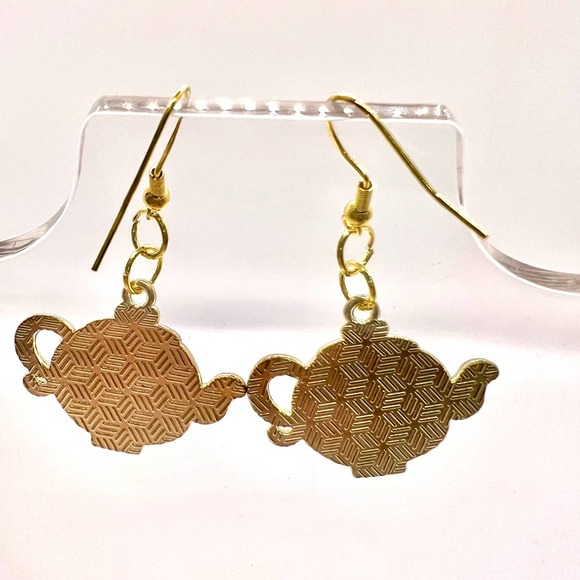 Tea Pot Earrings - Alice In Wonderland - Disney Inspired - Tea Kettle Earrings - Picture 4 of 8